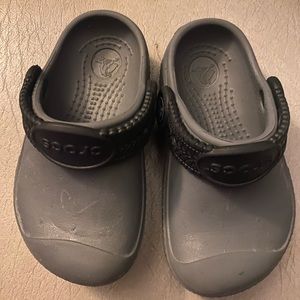 CROCS TODDLER SIZE 6/7 GREY